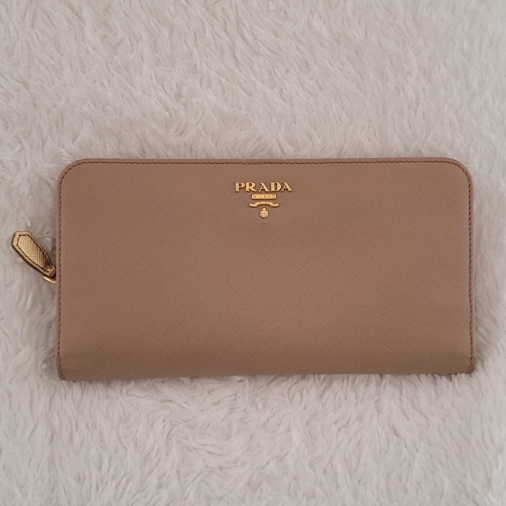 Prada Large Saffiano Wallet in Cammeo - Picture 1 of 8